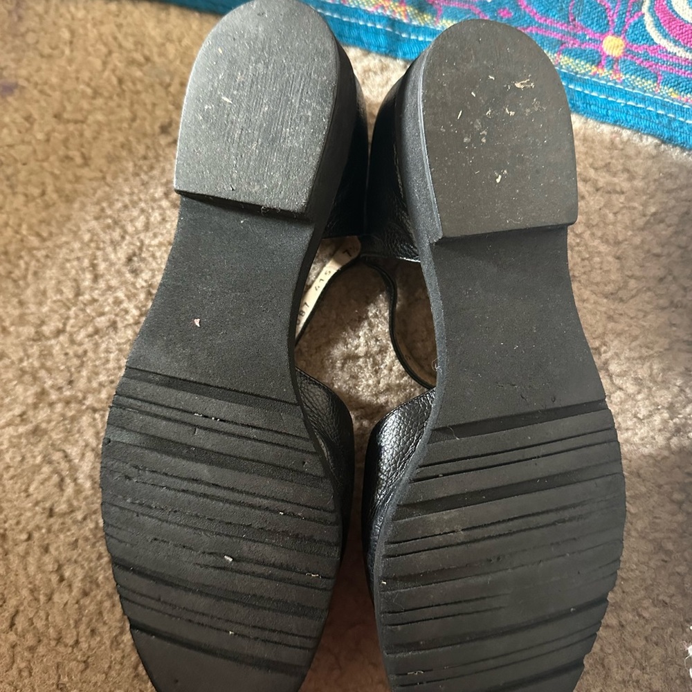 VINTAGE SALVATORE FERRAGAMO black pebble leather mary janes with gold buckle - Picture 6 of 6